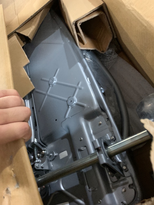 Photo 1 of ***********Damage cracked motor casing************
Razor Ground Force Drifter Kart - Silver - FFP..