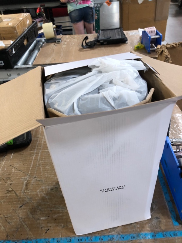 Photo 1 of (camera does not work)(sold for parts) PETLIBRO Automatic Cat Feeder with Camera, 1080P HD Video with Night Vision, 5G WiFi Pet Feeder with 2-Way Audio
