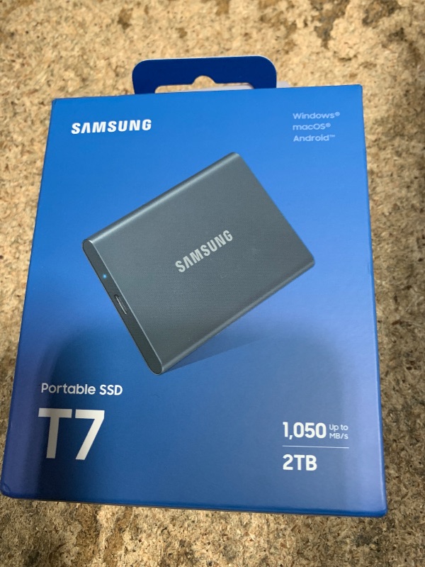 Photo 1 of (powers on doesn't show up on pc) Samsung T7 Portable SSD, 2TB External Solid State Drive, Speeds Up to 1,050MB/s, USB 3.2 Gen 2, Reliable Storage for Gaming, Students, Professionals, MU-PC2T0T/AM, Gray