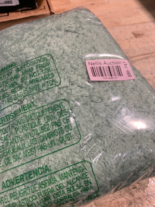 Photo 1 of 3 Pieces Luxury Bathroom Rug Set with U-Shaped Toilet Rug, Non-Slip Rubber Bottom, Thick Microfiber Fluffy Plush, Water absorption, Quick Dry, Ultra Soft, Bath Mats for Bathroom, Tub(Sage Green)