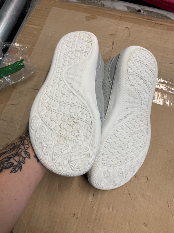 Photo 1 of ***(HEAVILY USED/MINOR DAMAGE)***
 XIHALOOK Women's Wide Diabetic Slippers - Adjustable Walking & House Shoes for Indoor/Outdoor, Light Grey, 8 Wide