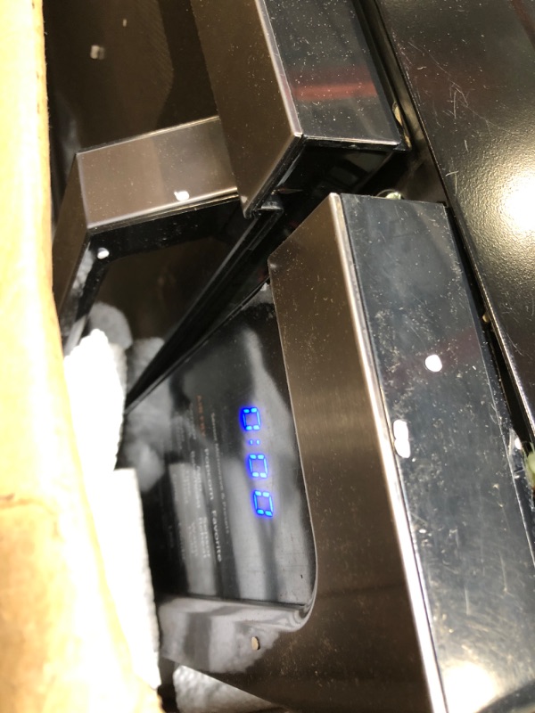 Photo 1 of ** DAMAGED DOOR **
Toshiba Air Fryer Combo 4-in-1 Countertop Microwave Oven, Smart Sensor, Convection, Mute Function, Position Memory 13.6" Turntable, 1.5 Cu Ft, 1000W, Black, ML-EC42P(BS)