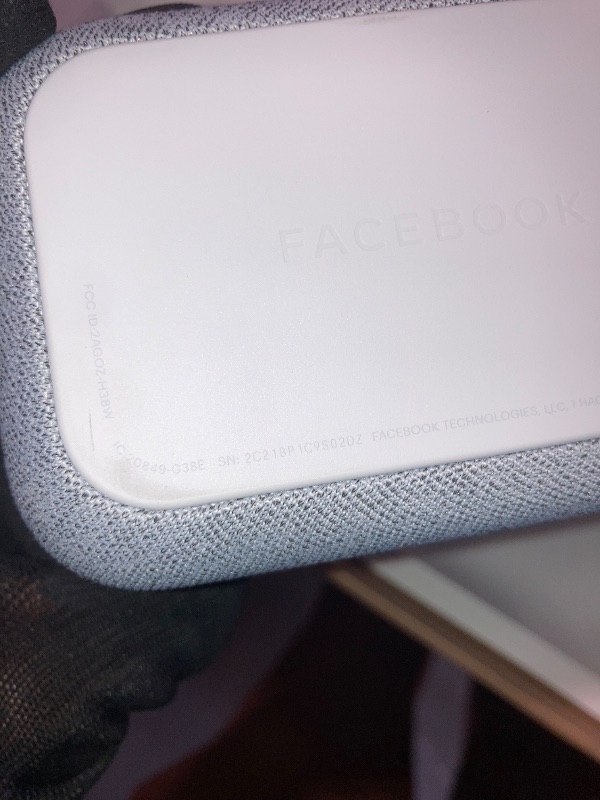Photo 1 of CHARGER IS BROKEN UNABLE TO TEST
Meta Portal Go - Portable Smart Video Calling 10” Touch Screen with Battery