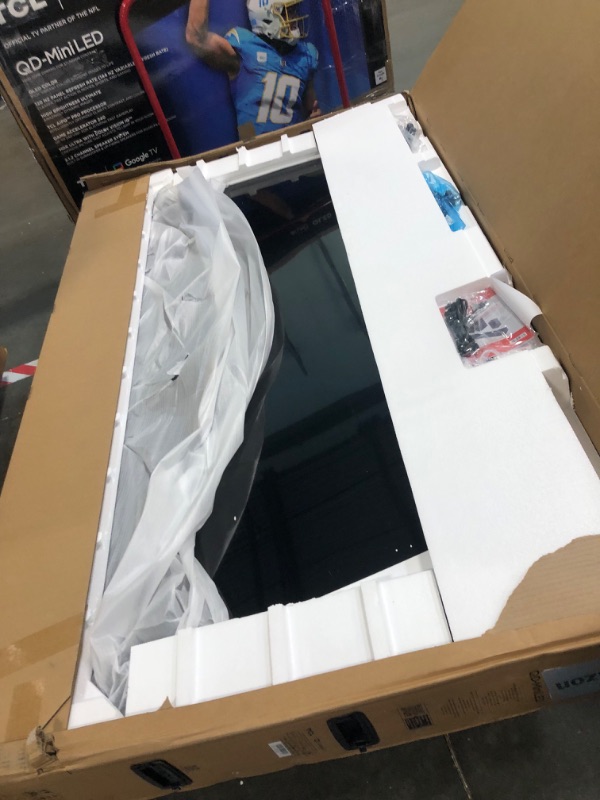 Photo 1 of ****Screen is damaged********85" QM6K Series 4K UHD HDR QD Mini LED Smart TV with Google TV (2025)