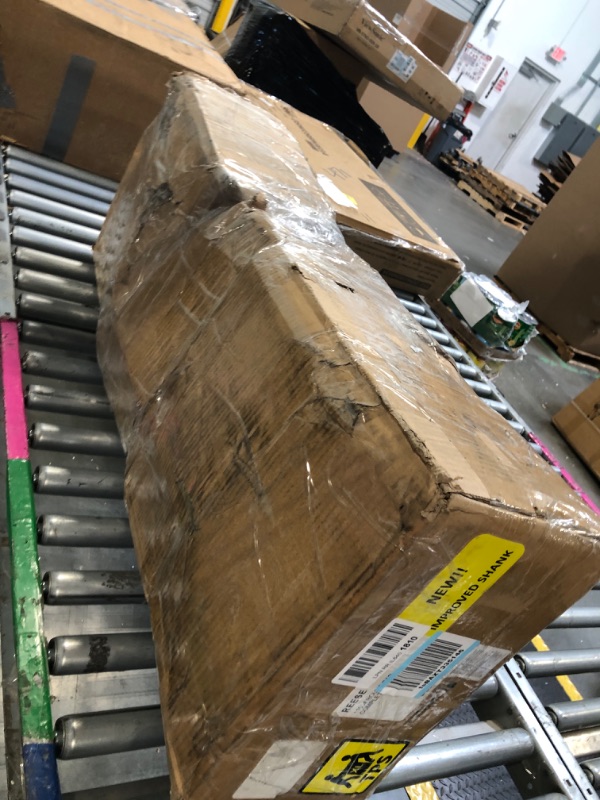 Photo 1 of Reese 49913 Integrated Sway Control Weight Distribution Kit For Trailer , 11,500 lbs. Capacity, Shank Included.