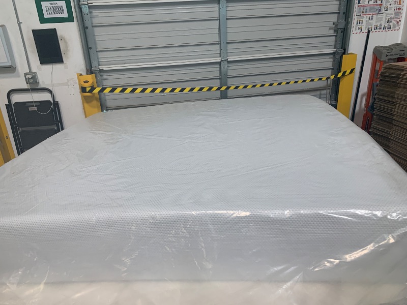 Photo 1 of king mattress (80inx76inx12in