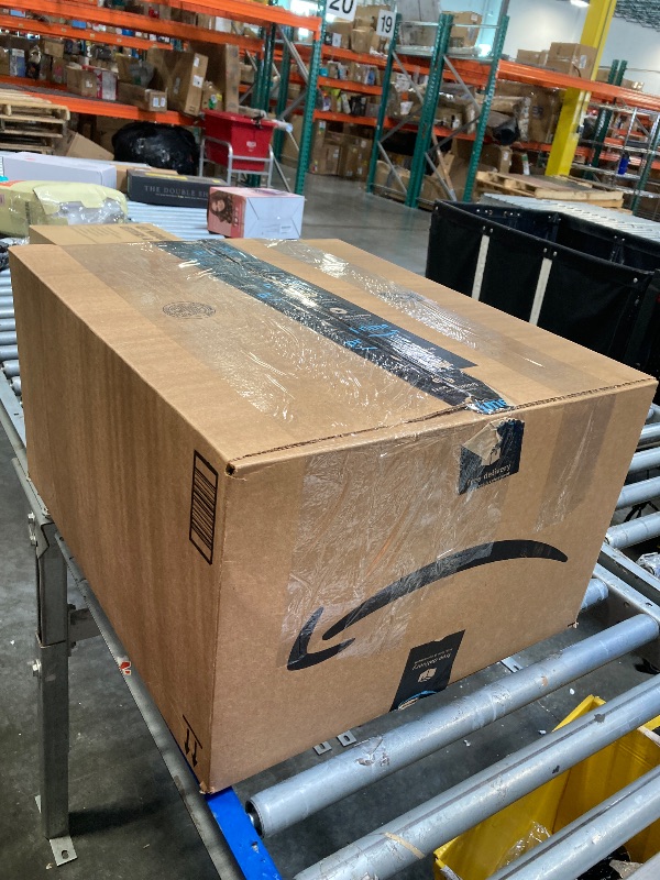 Photo 1 of **BUNDLE BOX OF ITEMS - FINAL SALE - NO RETURNS**