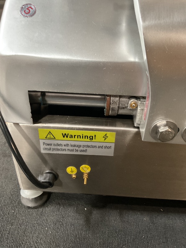 Photo 1 of EDGE12-1 1/2 HP Manual Slicer