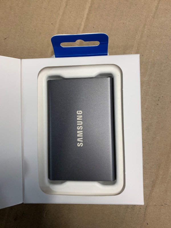 Photo 1 of **FOR PARTS ONLY**2 Ttsb***
SAMSUNG T7 Portable SSD, 2tb External Solid State Drive, Speeds Up to 1,050MB/s, USB 3.2 Gen 2, Reliable Storage for Gaming