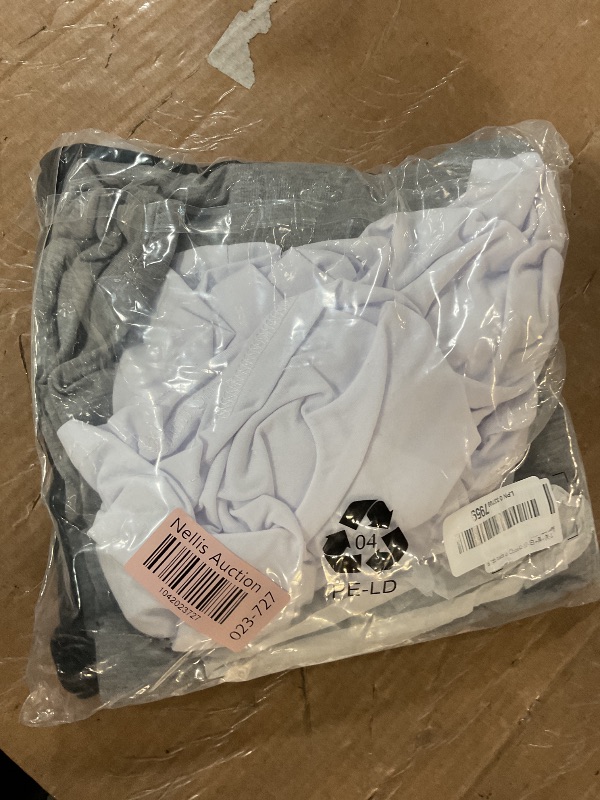 Photo 1 of (sleeveless) (see images) 3 pack t shirt