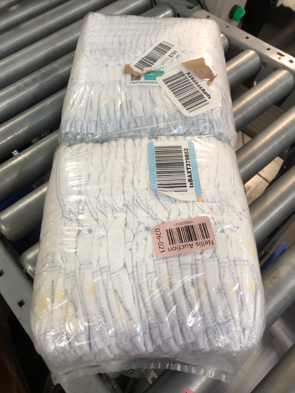 Photo 1 of (one pack)(see images) Pampers Overnight Diapers - Swaddlers Overnights - Size 5, 88 Count