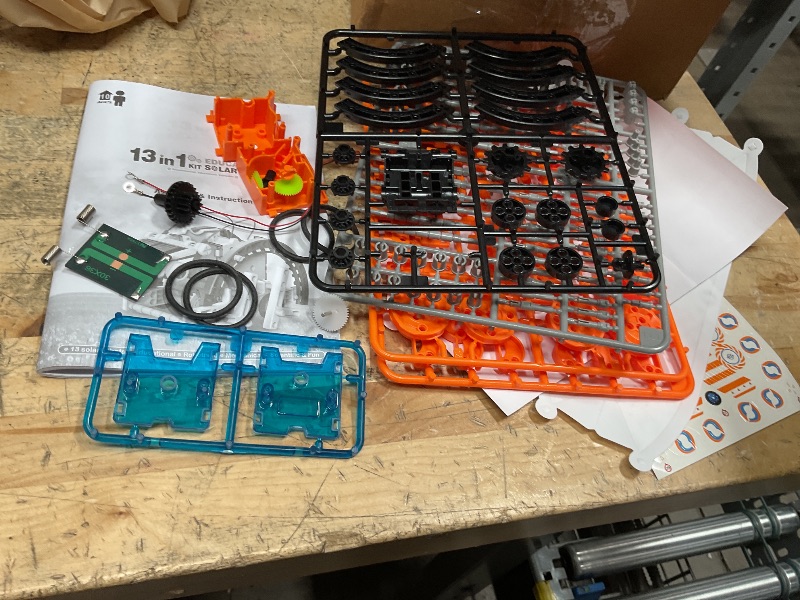 Photo 1 of 13 IN 1 KIT EDUCATIONAL SOLAR ROBOT 