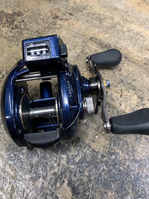 Photo 1 of Daiwa Reels Line Counter LEXA-LC400H Lexa 400Linecounter Baitcasting Reel, Large, Blue