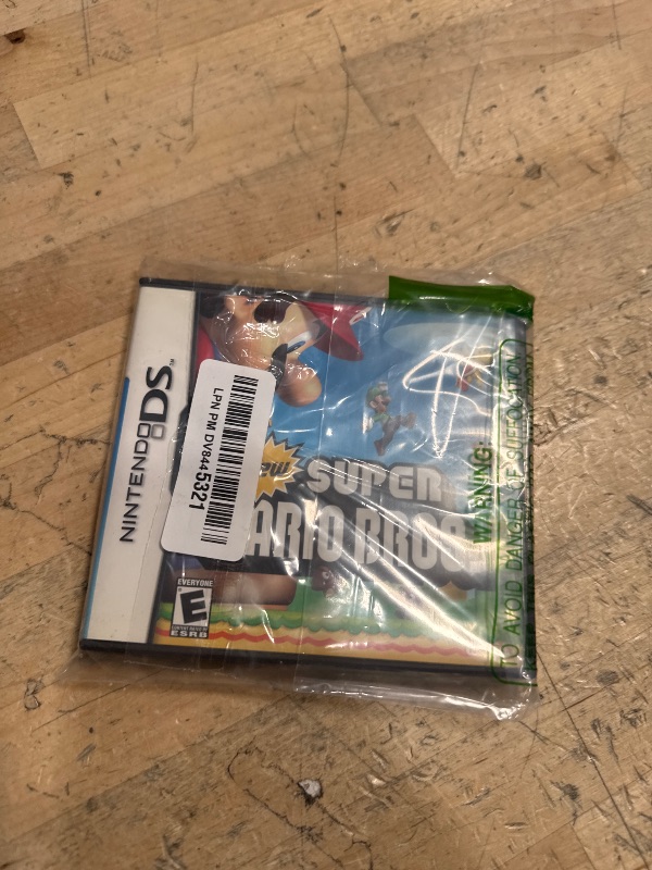 Photo 1 of New Super Mario Bros - Nintendo DS