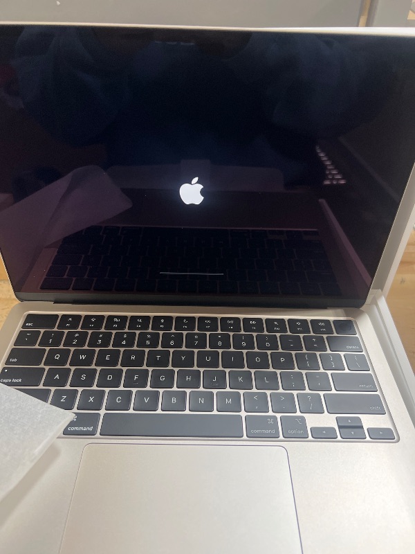 Photo 1 of *ICLOUD LOCKED BY PREVIOUS OWNER* Apple 2025 MacBook Air 13-inch Laptop with M4 chip: Built for Apple Intelligence, 13.6-inch Liquid Retina Display, 16GB Unified Memory, 256GB SSD Storage, 12MP Center Stage Camera, Touch ID; Starlight