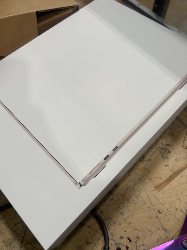 Photo 1 of *ICLOUD LOCKED BY PREVIOUS OWNER* Apple 2025 MacBook Air 13-inch Laptop with M4 chip: Built for Apple Intelligence, 13.6-inch Liquid Retina Display, 16GB Unified Memory, 256GB SSD Storage, 12MP Center Stage Camera, Touch ID; Starlight