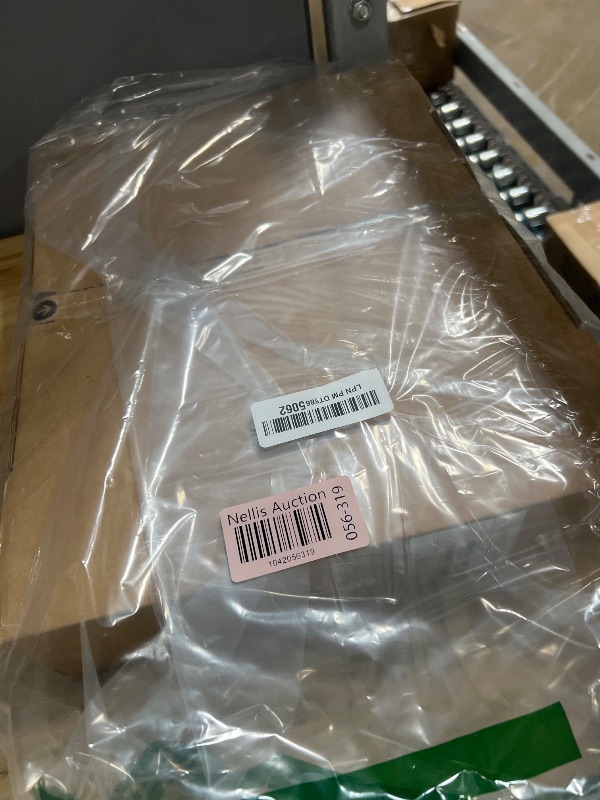 Photo 1 of *ICLOUD LOCKED BY PREVIOUS OWNER* Apple 2025 MacBook Air 13-inch Laptop with M4 chip: Built for Apple Intelligence, 13.6-inch Liquid Retina Display, 16GB Unified Memory, 256GB SSD Storage, 12MP Center Stage Camera, Touch ID; Starlight