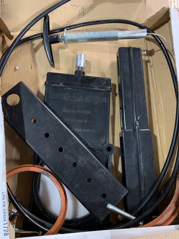 Photo 1 of (item used) Camco Camper/RV Waste Valve with Flexible 72-Inch Cable Extension Kit - 3-Inch Diameter Valve Opening - Easy Installation (39519)