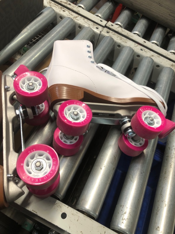 Photo 1 of (SIZE 9) (USED/FAIR) (SIGNS OF USE) CHICAGO Skates Premium White Quad Roller Skates for Girls and Women Beginners Classic Adjustable High-Top Design for Indoor or Outdoor Skates and Roller Derby SIZE 9