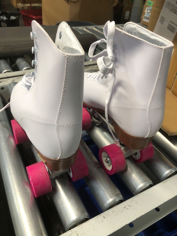 Photo 1 of (SIZE 9) (USED/FAIR) (SIGNS OF USE) CHICAGO Skates Premium White Quad Roller Skates for Girls and Women Beginners Classic Adjustable High-Top Design for Indoor or Outdoor Skates and Roller Derby SIZE 9