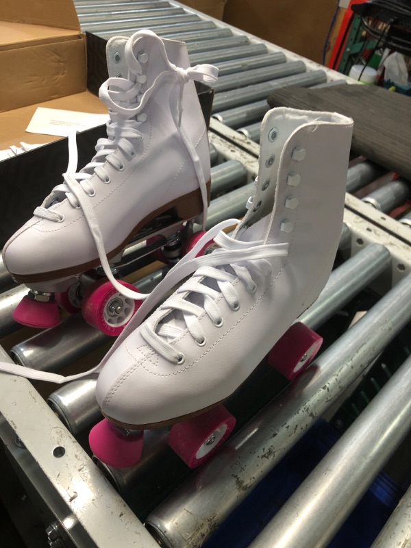 Photo 1 of (SIZE 9) (USED/FAIR) (SIGNS OF USE) CHICAGO Skates Premium White Quad Roller Skates for Girls and Women Beginners Classic Adjustable High-Top Design for Indoor or Outdoor Skates and Roller Derby SIZE 9