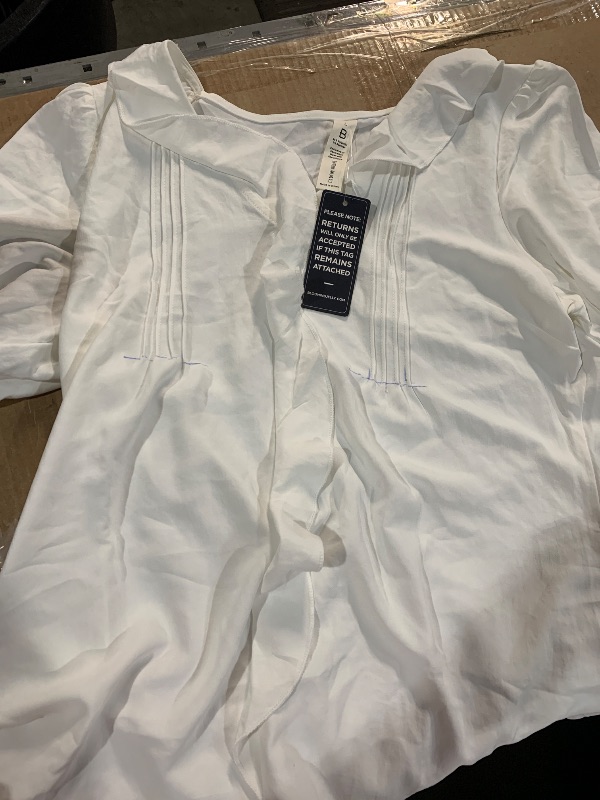 Photo 1 of (see images) Womens Dressy Casual Blouse Business Short Sleeve Shirt Ruffle Pleated V Neck Work Summer Tops 2025 (White,L)