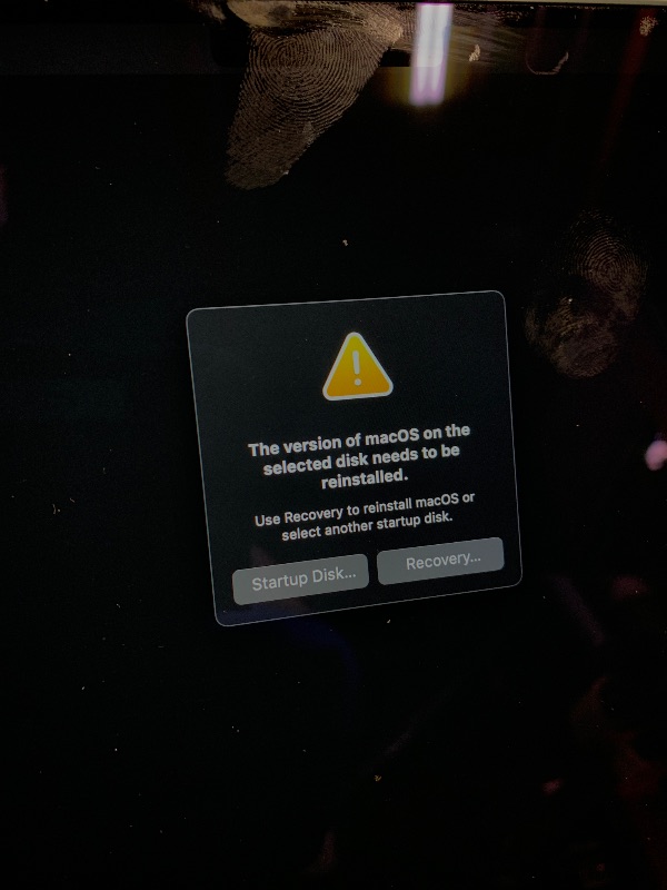Photo 1 of (Dead battery) Apple 2023 MacBook Pro Laptop M3 chip with 8 core CPU, 10?core GPU: Built for Apple Intelligence, 14.2-inch Liquid Retina XDR Display, 8GB Unified Memory