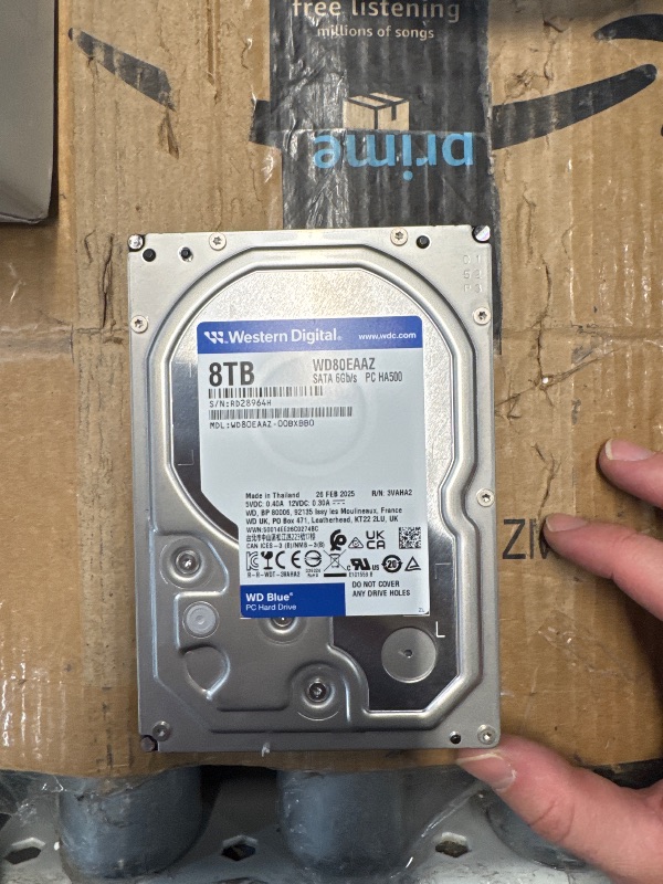 Photo 1 of (UNABLE TO TEST) Western Digital 8TB WD Blue PC Internal Hard Drive HDD - 5640 RPM, SATA 6 Gb/s, 256 MB Cache, 3.5" - WD80EAAZ