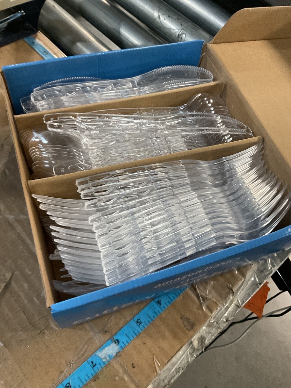Photo 1 of Amazon Basics Disposable Clear Assorted Cutlery Set, Premium Quality, 192 Count, Large Combo Pack Forks, Spoon and Knives