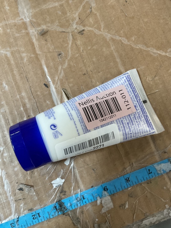 Photo 1 of Aveda Brilliant Universal Styling Creme | Defines Texture | Seals in Moisture | Adds Shine | for Medium to Thick Curly & Coily Hair Types, 5 Fl Oz