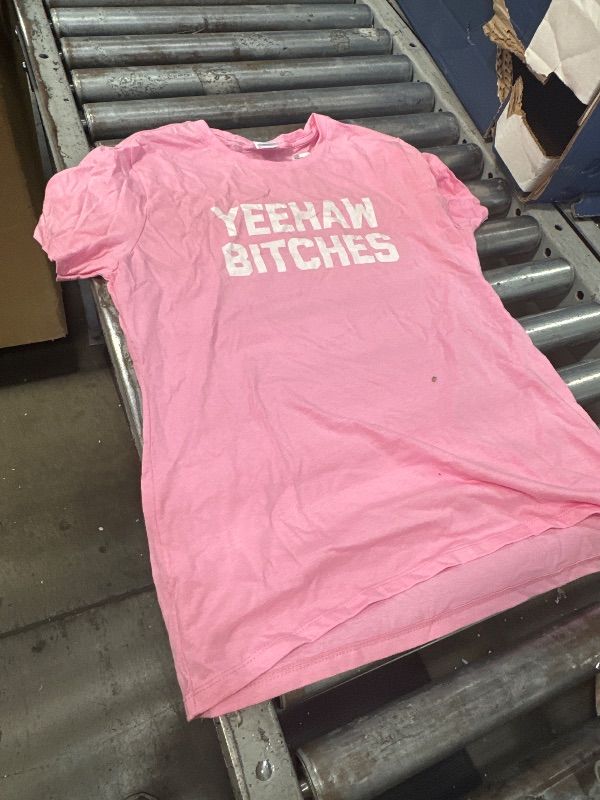 Photo 1 of ***SHIRT IS PINK***

Yeehaw Bitches T-Shirt funny western cowboy country music T-Shirt M