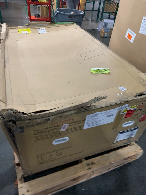 Photo 1 of *** PALLET OF GENERAL MERCHANDISE-- SOLD AS IS- TRUCK/TRAILER PICKUP ONLY***
Aqua Eden VTDR663222R 66-Inch Acrylic Curved Apron 3-Wall Alcove Tub with Right Hand Drain, Glossy White