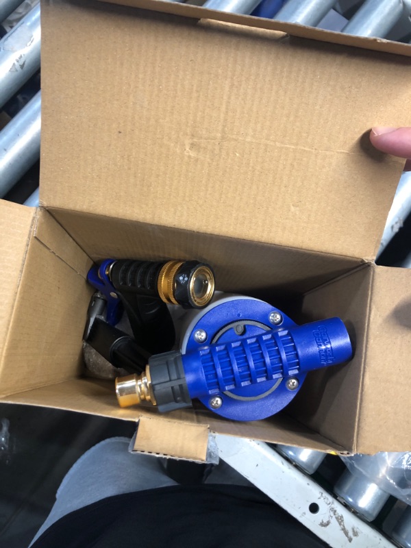 Photo 1 of (USED/FAIR) Ontel Carwash Cannon Foam Blaster Nozzle Gun for Car, Truck, Boat & More - 5 Spray Settings, Just Spray & Rinse, No Residue or Film (Packaging May Vary)