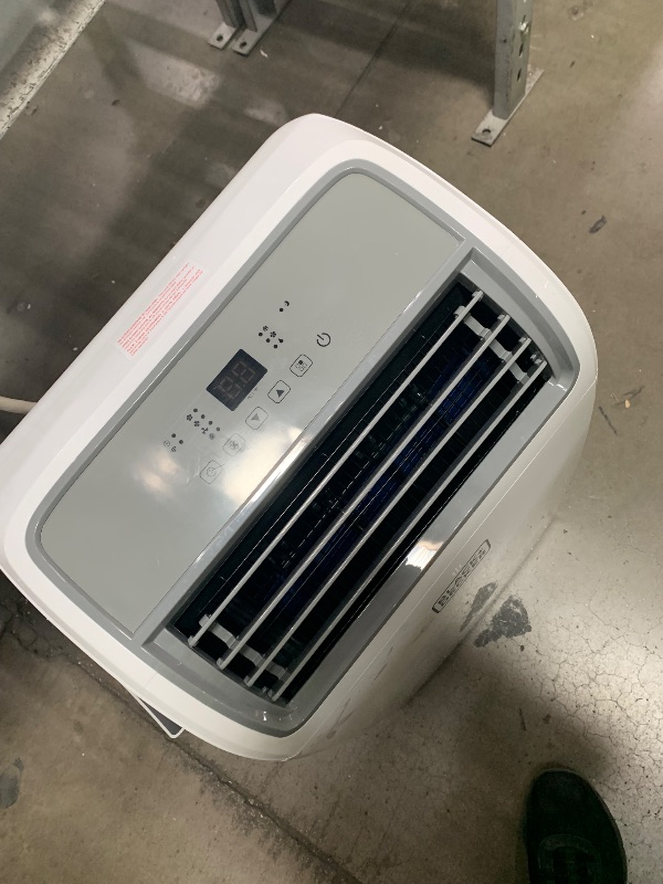 Photo 1 of ***DOES NOT TURN ON***

BLACK+DECKER Smart Portable Air Conditioner, 14,000 BTU for Rooms up to 700 Sq. Ft., Smart Portable AC with Follow Me Remote and Window Kit, BPACT14WT, White
