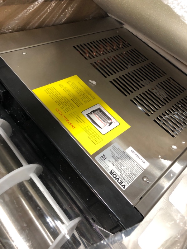 Photo 1 of ***PARTS ONLY***VEVOR Commercial Slushy Machine, 15L Tank Commercial Margarita Machine, 500W Stainless Steel Frozen Drink Machine, Temperature Slush 26.6°F to 28.4°F Margarita Slush Maker, Perfect for Cafes Bars