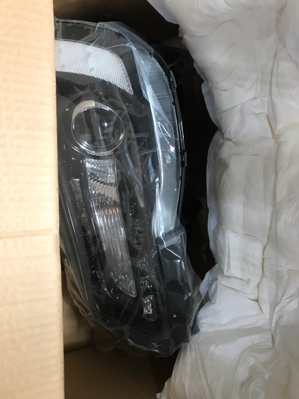 Photo 1 of VLINCAR Halogen Headlight Assembly Compatible with Chrysler 300 300C 2015 2016 2017 2018 Headlamp with Bulbs w/LED DRL Black Housing & Clear Reflector Left Driver Side