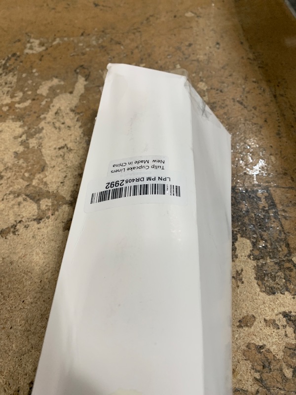 Photo 1 of 200pcs Tulip Cupcake Liners, Premium Muffin Liners Holders for Baking Cups, Greaseproof Cupcake Wrappers in Standard Size, Classic Parchment Paper Cupcake Liners for Party, Christmas by JIRNGLA