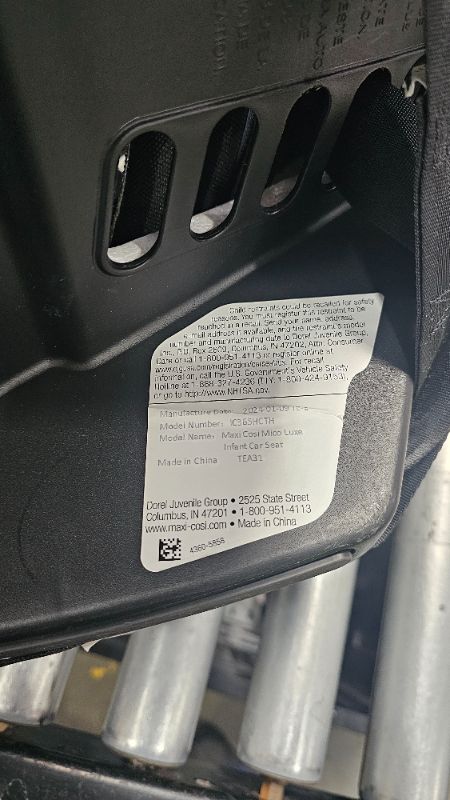 Photo 1 of ***PARTS ONLY***Maxi-Cosi Romi Convertible Car Seat, Converts from Rear Facing Car Seat (5-40 lbs) to Forward Facing Car Seat (22-40 lbs) Essential Black