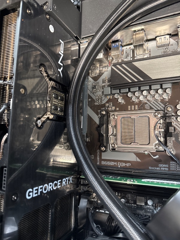 Photo 1 of ***SEE NOTES***
Thermaltake Reactor 9080 Gaming Desktop (AMD Ryzen™ 9 9900X3D, ToughRam 32GB DDR5 6400MT/s RGB Memory, NVIDIA® GeForce RTX™ 5080, 2TB NVMe M.2, WiFi, Windows 11) T6BK-X87B-580-LCS