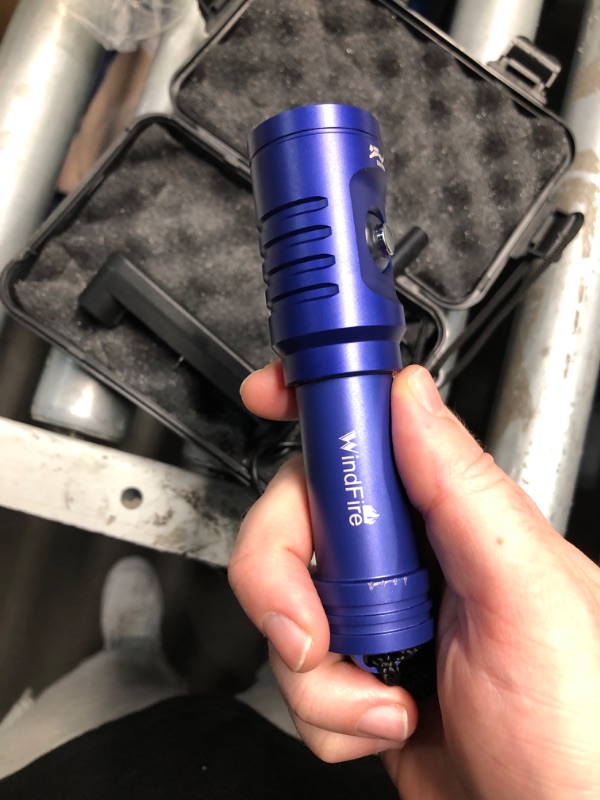 Photo 1 of (UNTESTED) (MISSING BATTERY) WINDFIRE TS08 Scuba Diving Flashlight, Super Bright Dive Light Rechargeable, 3 Modes Underwater Flashlight, 192 ft Depth IPX8 Waterproof Aluminum Torch for Snorkeling, Caving (Blue)