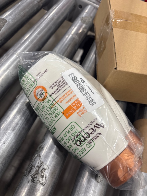 Photo 1 of *** ONLY 2****.    Aveeno Conditioner Apple Cider Vinegar 12 Ounce (354ml) (3 Pack)