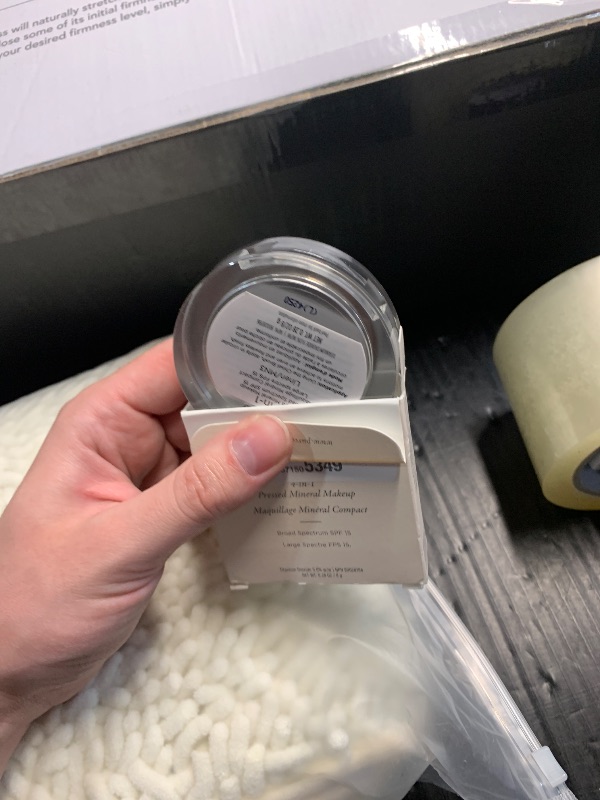 Photo 1 of PUR Beauty 4-in-1 Pressed Mineral Makeup Powder Foundation with SPF 15 - Concealer & Finishing Compact Pressed Powder for Face - Buildable Medium to Full Coverage Foundation Powder (Linen)