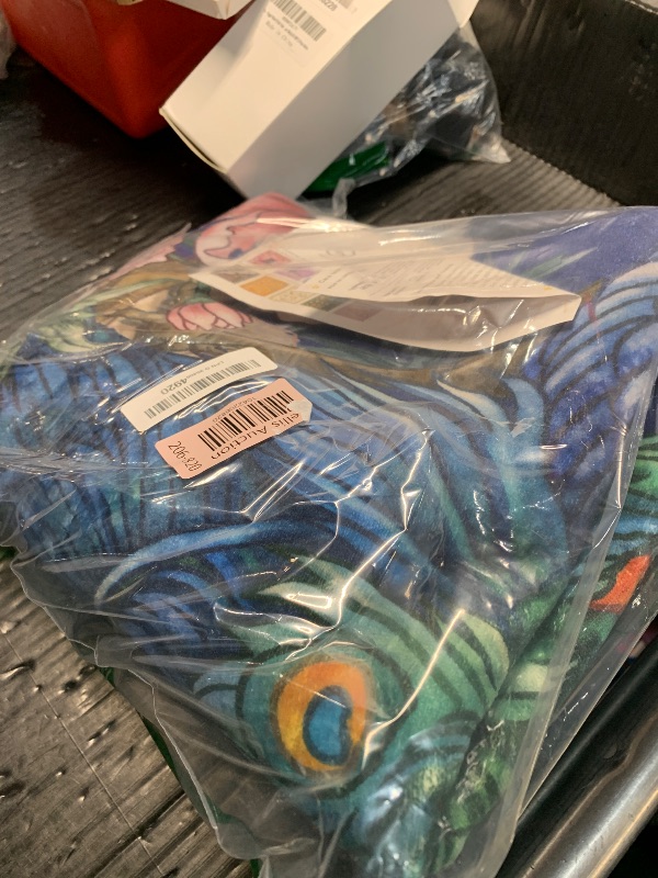 Photo 1 of Vowkten Round Rug 4ft Washable Circle Rug Non Slip Low Pile Floral Peacock Animal Small Circular Rug for Bedroom, Bathroom, Entryway, Kids Room, Office, College Dorm (Cobalt Blue)