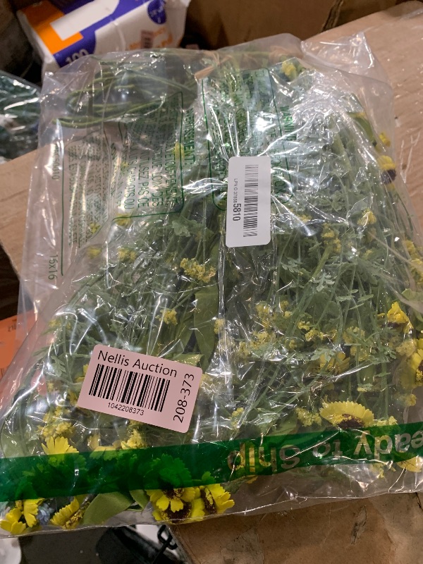 Photo 1 of (PARTAIL SET) (BAGGED) Fairblo 4 Pcs Yellow Daisy Flowers Artificial, 21 Inch Fake Daisies Gypsophila Artificial Flowers Bouquet, Wildflowers for Vase Floral Arrangements Home Office Table Center Decoration