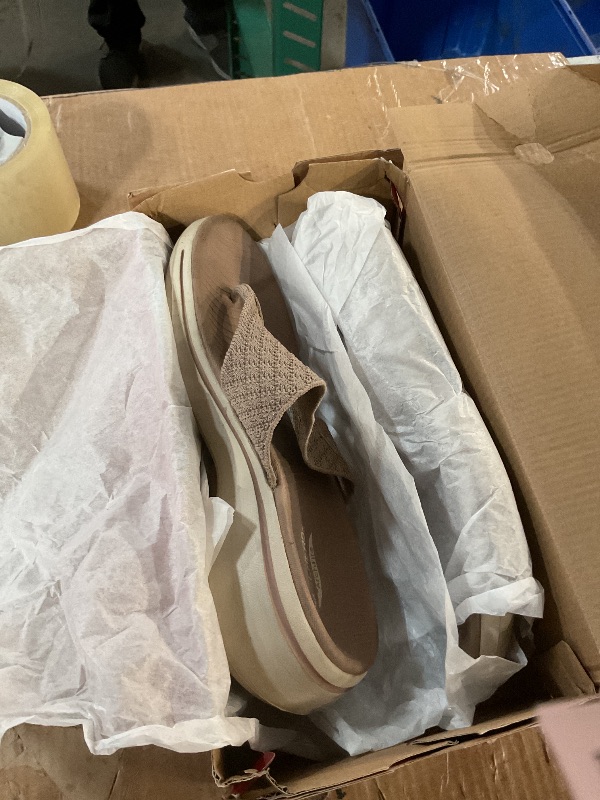 Photo 1 of (Used) Skechers Women's Flip-Flop, Taupe, 9