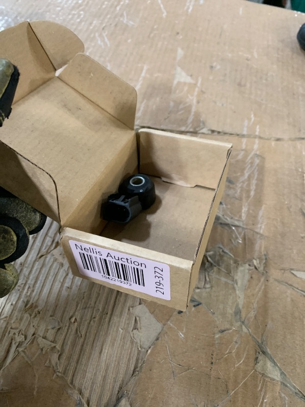 Photo 1 of ApplianPar Engine Oil Pressure Sensor Switch with Filter for Suburban Tahoe Express Silverado Savana Sierra 1500 2500 3500 CTS Escalade Avalanche Camaro Trailblazer Impala Canyon Yukon XL H3