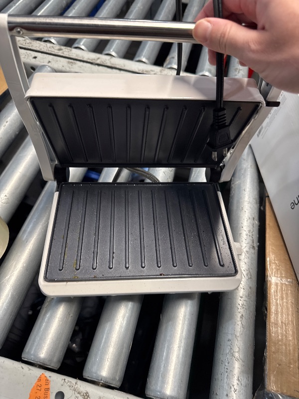 Photo 1 of (USED/FAIR) COOK WITH COLOR Panini Maker: 2-Slice Press Grill, 760W Power, Non-Stick Plates, Cool Touch Handle, Compact Design, Fast Cooking - Ideal for Delicious Paninis, Cream