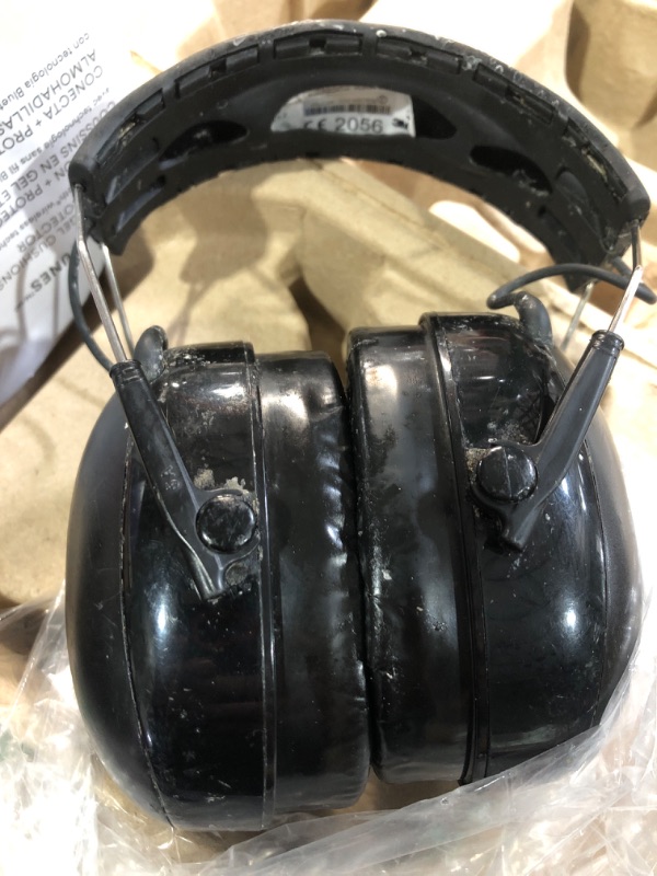 Photo 1 of (used)(damaged) 3M WorkTunes Connect + Gel Cushions Wireless Hearing Protector, Ear Muffs With Bluetooth Technology, Noise Reduction Rating