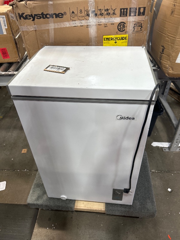Photo 1 of Midea MERC04C4BAWW 3.5 Cubic Feet Chest Freezer, Cu.ft-Convertible, White