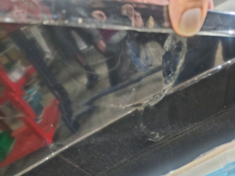Photo 1 of ** BROKEN SCREEN, FINAL SALE **  SAMSUNG 40-inch Class LED Smart FHD TV 1080P (UN40N5200AFXZA, 2019 Model)